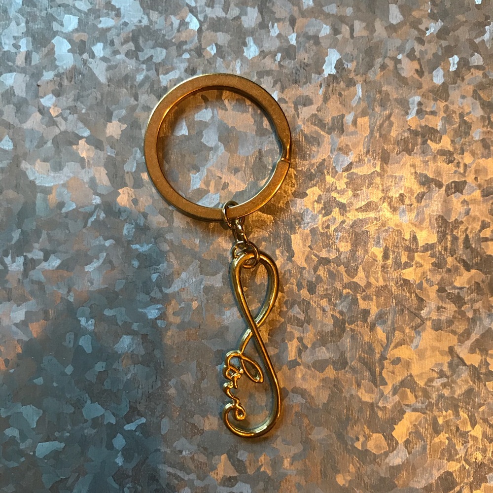 5/$35 😍 Love Infinity Keychain 💛